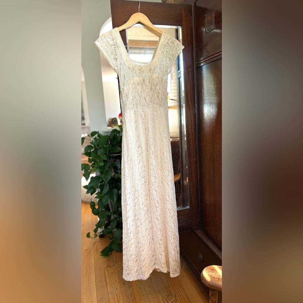 Vintage 1940s Couture Lace & Satin Formal/Wedding Dress size 0.